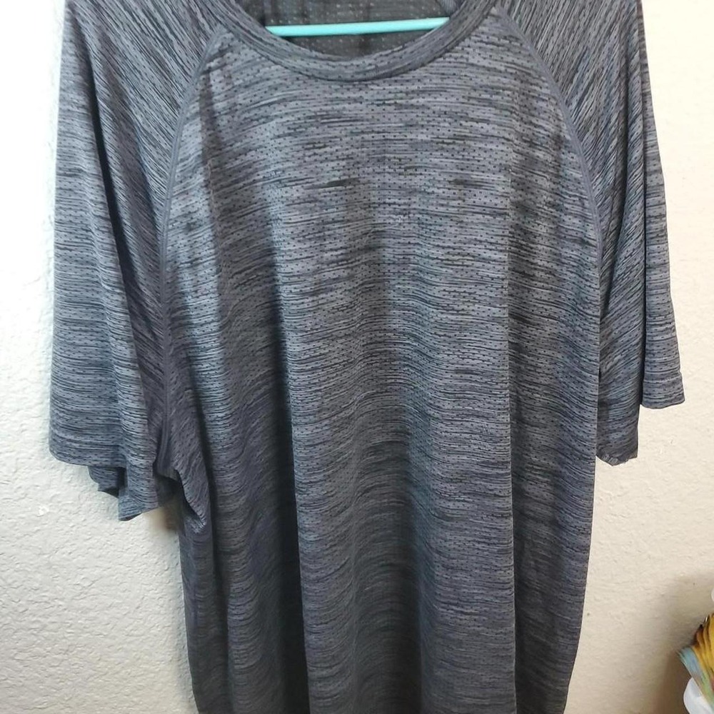 Reebok Gray Heather Performance Athletic Shirt